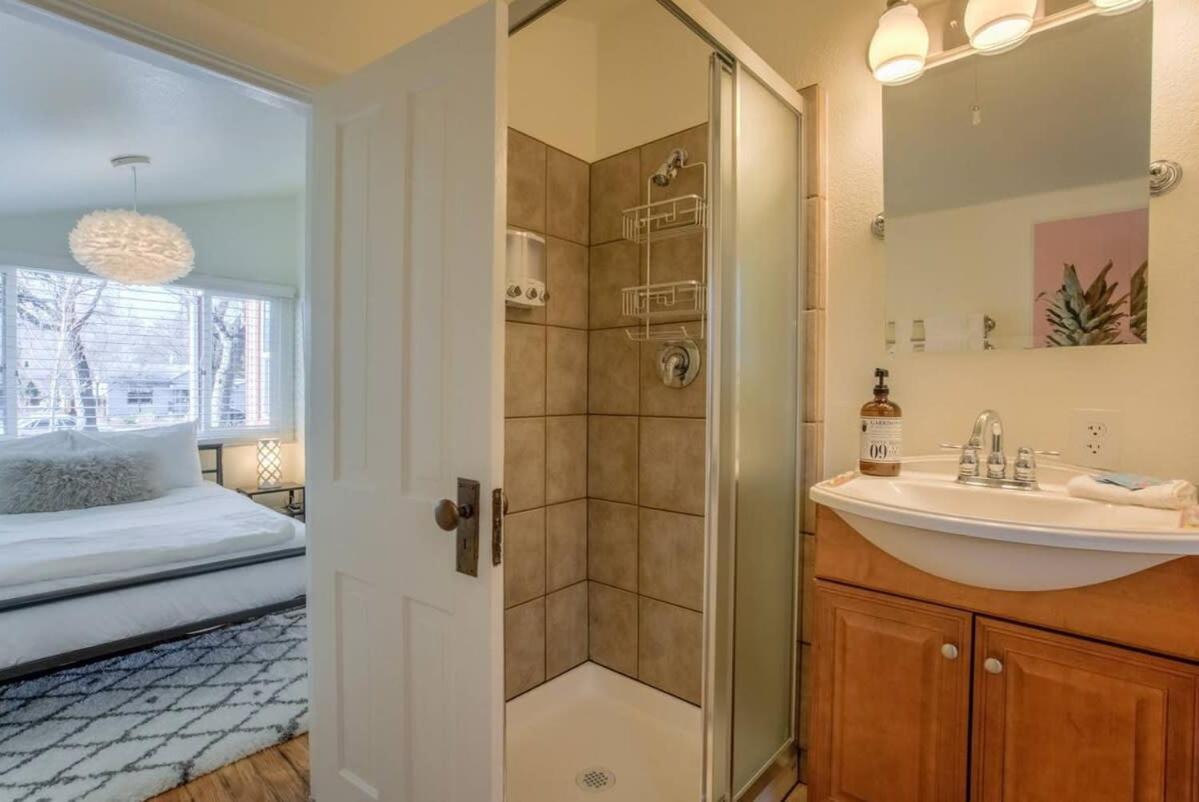 Vintage Tiny House Cute 1Bdrm Big Appeal Villa Colorado Springs Eksteriør bilde
